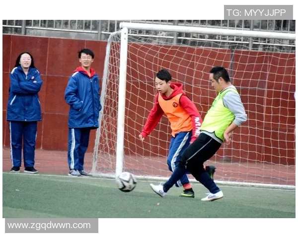 足球战术揭秘:深入分析上海足球队的制胜之道与战略布局 足球战术揭秘:深入分析上海足球队的制胜之道与战略布局